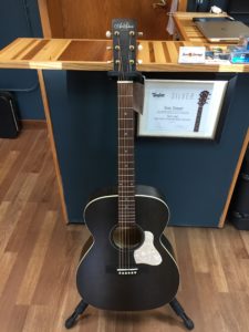 New Art & Lutherie Legacy Faded Black QIT 